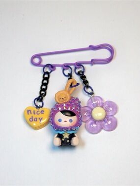 Bedazzled Pop Bean Pin Charmy - Pucky